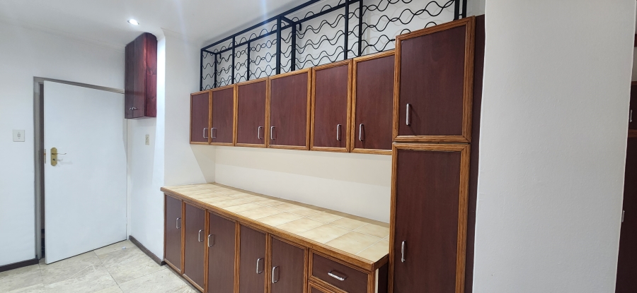 To Let 3 Bedroom Property for Rent in Meadowridge Western Cape
